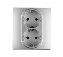 Etika Алюминий Розетка 2-я с заземлением со шторками, автозажимные клеммы  672433  Legrand