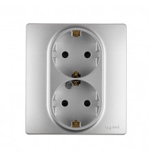 Etika Алюминий Розетка 2-я с заземлением со шторками, автозажимные клеммы  672433  Legrand