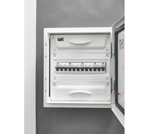 Выключатель автоматический трехполюсный M10N 3P C 40А 10кА ARMAT  AR-M10N-3-C040  IEK