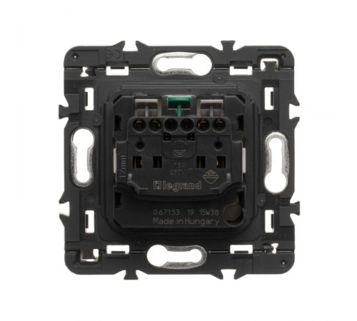 Celiane Мех Розетка с/з с защ. штор., безвинт зажим 2 мод (для накл.68131,68431,66227,64927)  067153  Legrand