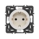 Celiane Мех Розетка с/з с защ. штор., безвинт зажим 2 мод (для накл.68131,68431,66227,64927)  067153  Legrand