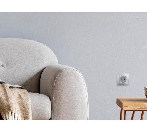 Розетка с заземлением с USB тип C - Legrand Etika - со шторками 16А 250В 1500мА 7,5Вт безвинтовые зажимы - алюминий  672488  Legrand