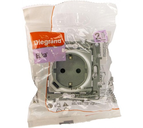 Розетка с заземлением с USB тип C - Legrand Etika - со шторками 16А 250В 1500мА 7,5Вт безвинтовые зажимы - алюминий  672488  Legrand