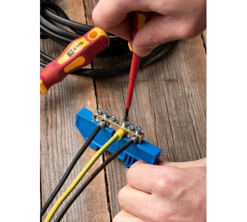 Шина "0" N 63.06 изолятор на DIN-рейку (латунь) EKF PROxima  sn0-63-06-d  EKF