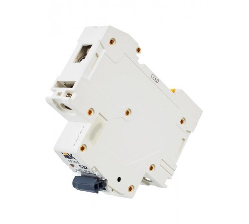 Выключатель автоматический однополюсный M06N 1P C 32А 6кА ARMAT  AR-M06N-1-C032  IEK