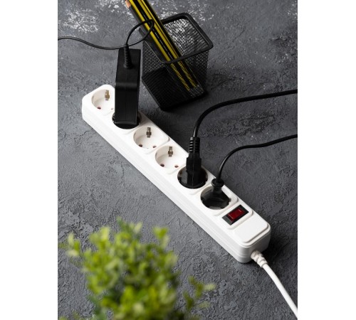 Сетевой фильтр 6*1,8м 10А/2,2кВт с выкл. c/з ПВС 3х0,75 Блокбастер EKF PROxima  UFP10-375-6-018  EKF