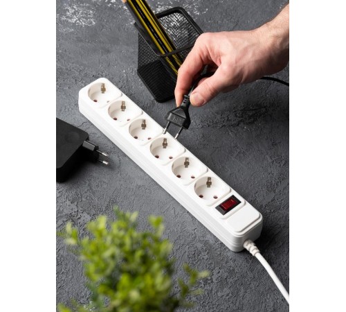 Сетевой фильтр 6*1,8м 10А/2,2кВт с выкл. c/з ПВС 3х0,75 Блокбастер EKF PROxima  UFP10-375-6-018  EKF