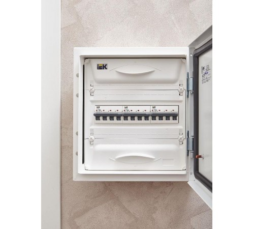 Выключатель автоматический четырехполюсный M06N 4P C 40А 6кА ARMAT  AR-M06N-4-C040  IEK