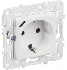 SKANDY Розетка с заземлением с защитными шторками 16А с USB C 18Вт SK-R17W арктический белый   SK-R14-16-U14-018-K01  IEK