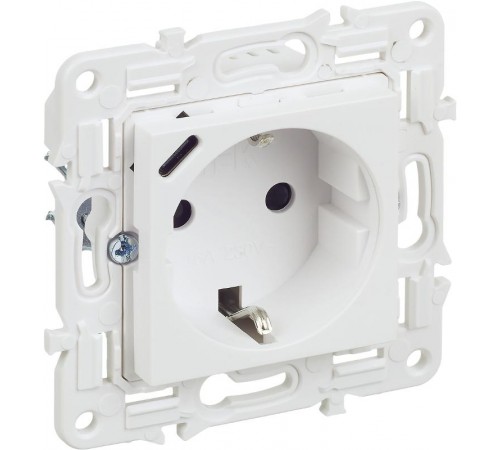 SKANDY Розетка с заземлением с защитными шторками 16А с USB C 18Вт SK-R17W арктический белый   SK-R14-16-U14-018-K01  IEK