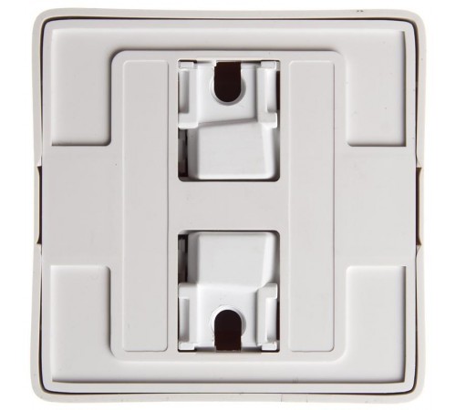 Хит Белый О/У с изолирующей пластиной Розетка без заземления со шторками, 16А, 250В  RA10-137I-B  SE