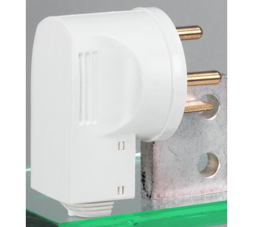 Вилка пластиковая 3К+З - 20 А - выход кабеля сбоку - слоновая кость  055155  Legrand