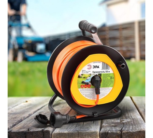 Удлинитель силовой ЭРА RPx-1e-3x1.5-50m на п. катушке c/з 50м 1 гн ПВС 3х1.5  Б0046840  ЭРА