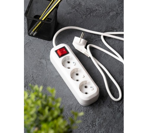 Удлинитель "Эксперт"  3 гнезда 2 метра 16А/3,5кВт с выключателем и заземлением ПВС 3х1 EKF PROxima  UBA16-310-3-02i  EKF