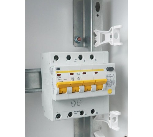 Выключатель автоматический дифференциального тока АД14 4п 6А C 10мА тип AC (5 мод)  MAD10-4-006-C-010  IEK