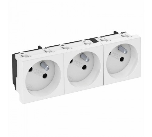 Розетка тройная 33° франц. стандарт, 250 В, 16A (белый) (STD-F3 RW3)  6120262  OBO Bettermann