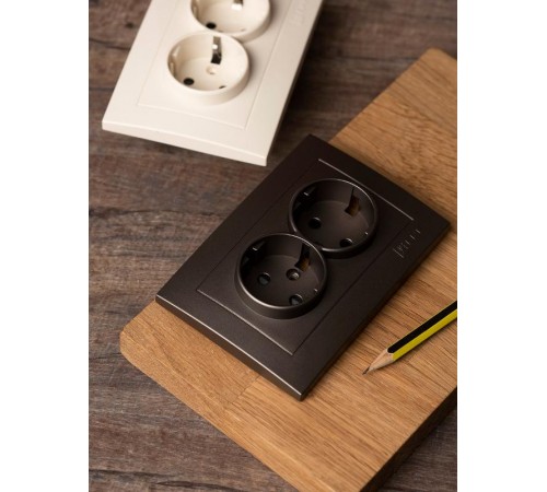 Валенсия лицевая панель розетки 2-местной с/з 16А графит с защ. штор. EKF PROxima   ESR16-L-128-60   EKF