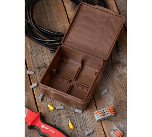 Коробка распределительная КМР-030-034 пылевлагозащищенная без мембранных вводов (105х105х50) тёмное дерево EKF PROxima  plc-kmr-030-034-t  EKF