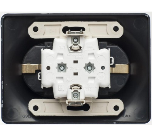 Glossa Шоколад Розетка 2-ая с заземлением со шторками, 16А (в сборе)  GSL000826  SE