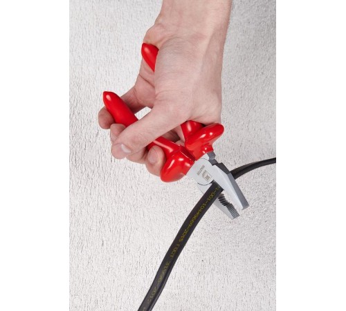 Пассатижи Master 160 мм 1000В EKF Basic    pas-160-mas-in   EKF