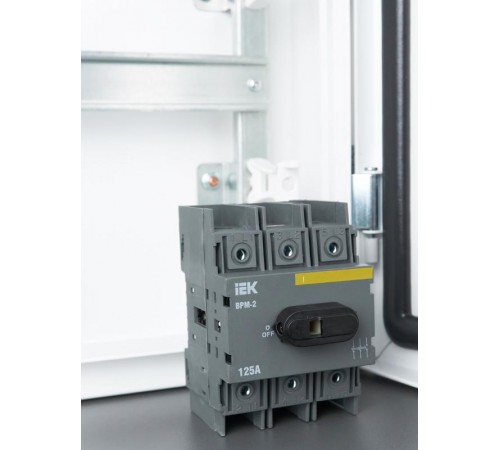 Выключатель-разъединитель модульный ВРМ-2 3P 125А  MVR20-3-125  IEK