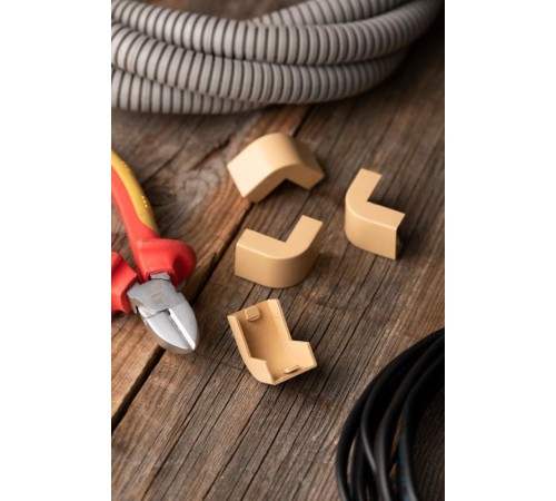 Угол внешний (20х10) (4 шт) Plast EKF PROxima   под светлое деревоobl-20-10x4EKF