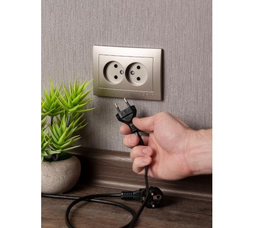 Валенсия лицевая панель розетка 2-местной б/з 10А кашемир с защ. штор. EKF PROxima   ESR10-L-102-40   EKF