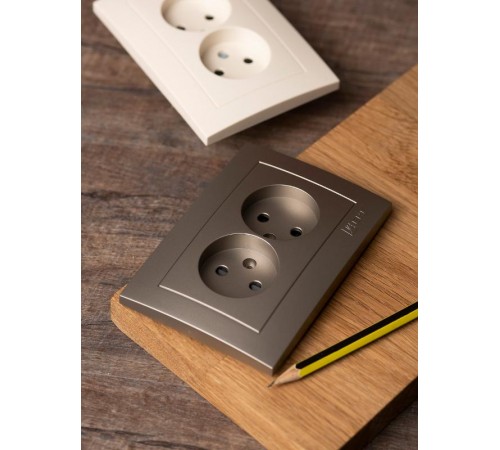 Валенсия лицевая панель розетка 2-местной б/з 10А кашемир с защ. штор. EKF PROxima   ESR10-L-102-40   EKF