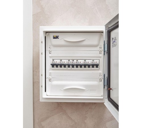 Выключатель автоматический однополюсный M06N 1P C 16А 6кА ARMAT  AR-M06N-1-C016  IEK