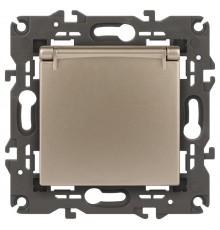 14-2103-04 Розетка с заземлением со шторками с крышкой, 16A-250В, IP20, Эра Elegance, шампань  Б0034281  ЭРА