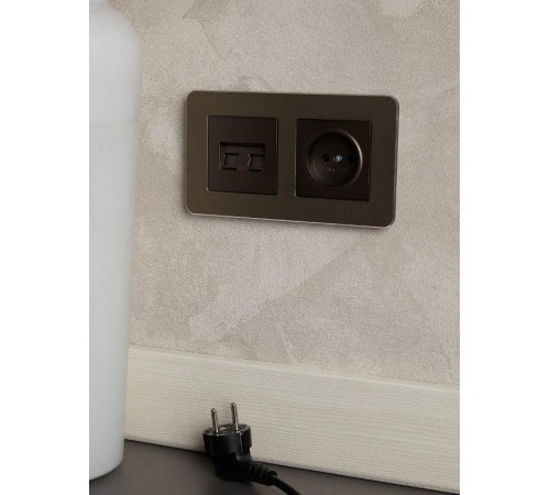 BRITE Рамка 2-ая РУ-2-1-Бр металл латунь RE  BR-M22-M-01-K49  IEK