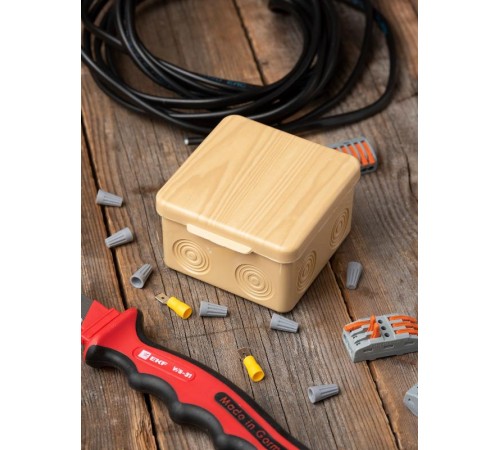 Коробка распределительная КМР-030-035 пылевлагозащищенная без мембранных вводов (80х80х50) светлое дерево EKF PROxima  plc-kmr-030-035-s  EKF