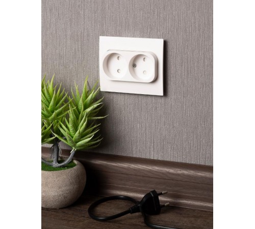Стокгольм Розетка 2-местная б/з 10А белая с защ. штор. PROxima  EXR10-102-10  EKF