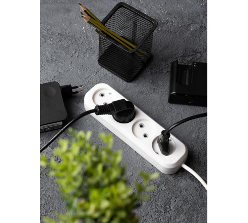 Удлинитель "Эксперт" 4 гнезда  5 метров 10А/2,2кВт без заземления ПВС 2х0,75  EKF PROximaUBA10-275-4-05EKF