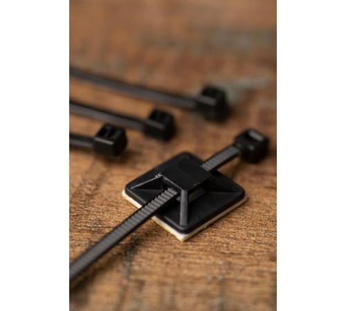 Площадка самоклеящаяся (20х20мм.) черная (100шт.)  plc-20x20-b  EKF