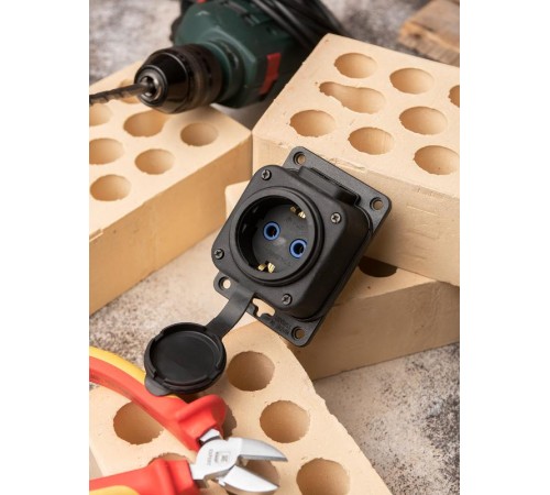 Роз. одномест. с защит. крышкой каучуковая 230В 2P+PE 16A IP44 EKF PRO   RPS-014-16-230-44-r   EKF