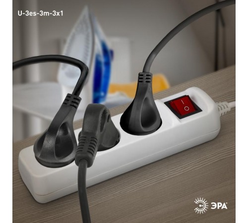 Удлинитель 3 гнезда 3м с/з 16А с выключателем U-3es-3m ПВС  Б0028378  ЭРА