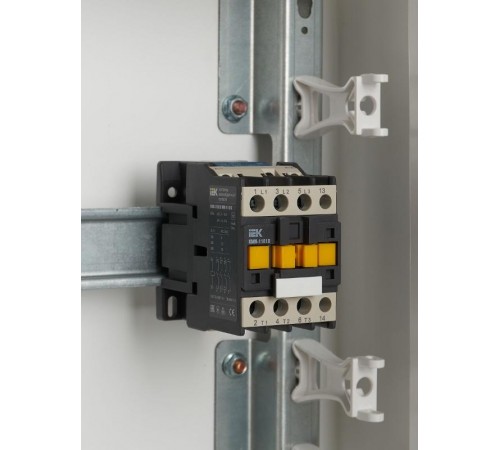 Контактор КМИ-11810 18А 24В/АС3 1НО   KKM11-018-024-10  IEK