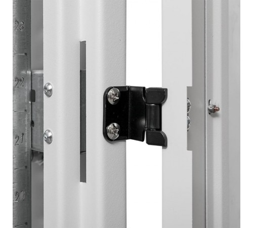 Шкаф напольный 19" TERACOM PRO 18U 600x600 мм двери стеклянная с замком-ручкой и металлическая серый TRP-NTC-1866-41G EKF