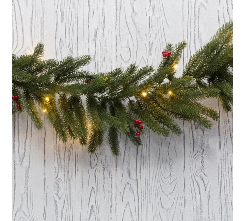 Еловый шлейф с ягодами и гирляндой 1.8 м, 30 LED, 31 В, литой, теплое белое свечение  307-113  NEON-NIGHT