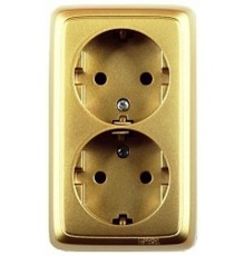 Розетка открытой установки, двухместная, с заземляющим контактом, с изолирующей пластиной, цвет золото  РА16-153-07  HEGEL
