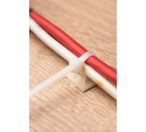 Площадка самоклеющаяся 25х25мм (упак 100 шт) EKF PROxima  plc-25x25  EKF