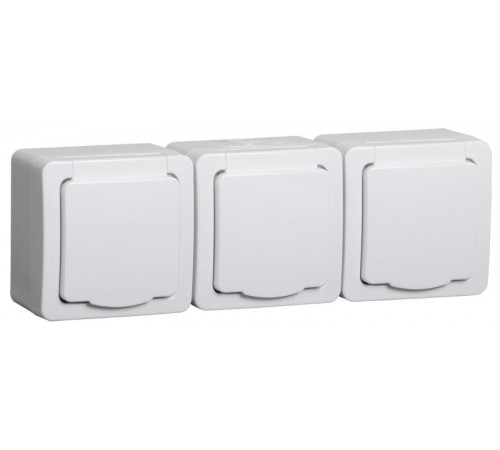 ГЕРМЕС PLUS белый Розетка 3-местная О/У с/з с крышкой РСб23-3-ГПБб IP54  ERMP32-K01-16-54-EC  IEK
