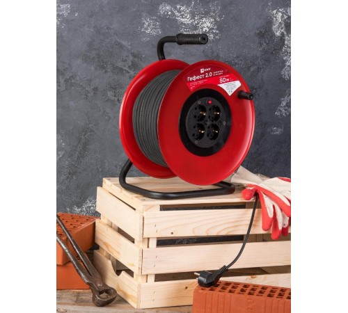 Удлинитель на катушке "Гефест 2.0" 4 гнезда 50м с заземлением и предохранителем КГ 3*1,5 16А/3,5кВт PROxima  UKG02-16-R315-4-50  EKF