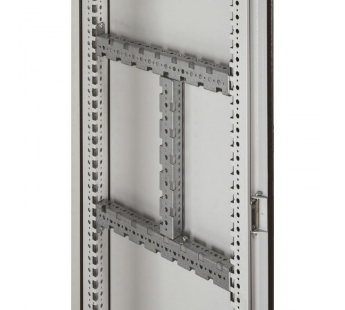 Перфорированный траверс многофункциональный - для шкафов Altis шириной/высотой/глубиной 400 мм  048024  Legrand