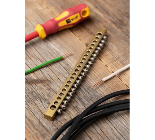 Шина PEN "ноль-земля" (6х9мм) 20 отверстий латунь крепеж по краям EKF PROxima  sn0-63-20-k  EKF