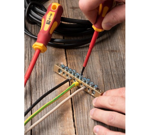 Шина "0" (8х12мм.) 125А  10 отверстий крепеж по краям латунь EKF PROxima  sn0-125-10-k  EKF