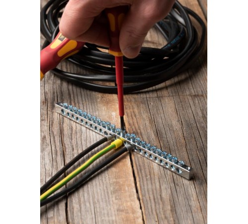 Шина PEN "ноль-земля" (6x9мм) 24 отв. цинк крепеж по краям  sn1-63-24-k  EKF