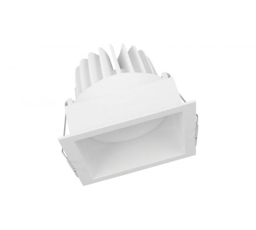 Светодиодный светильник ДВО-8Вт 3000K 650Лм IP20 белый квадрат LEDVANCE  4058075114043  LEDVANCE