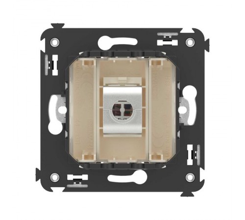 Компьютерная розетка RJ-45 без шторки в стену, кат.5e одинарная экранированная, "Avanti", "Ванильная дымка"  4405763  DKC